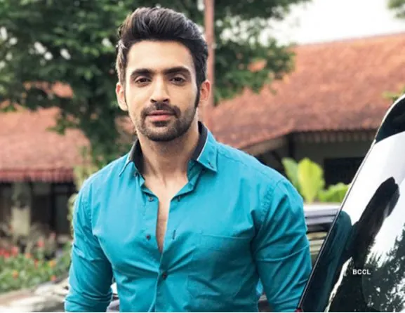 Arjit Taneja Early Life