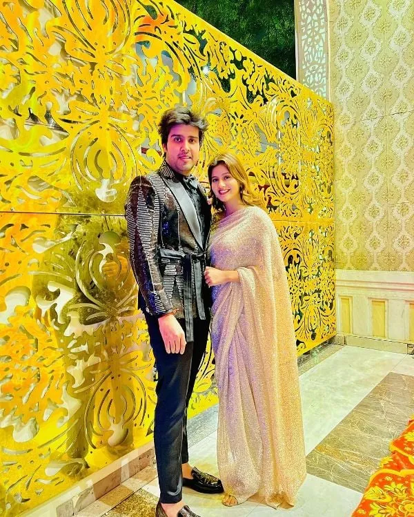 Anjali-Arora-with-her-boyfriend-Akash-Sansanwal