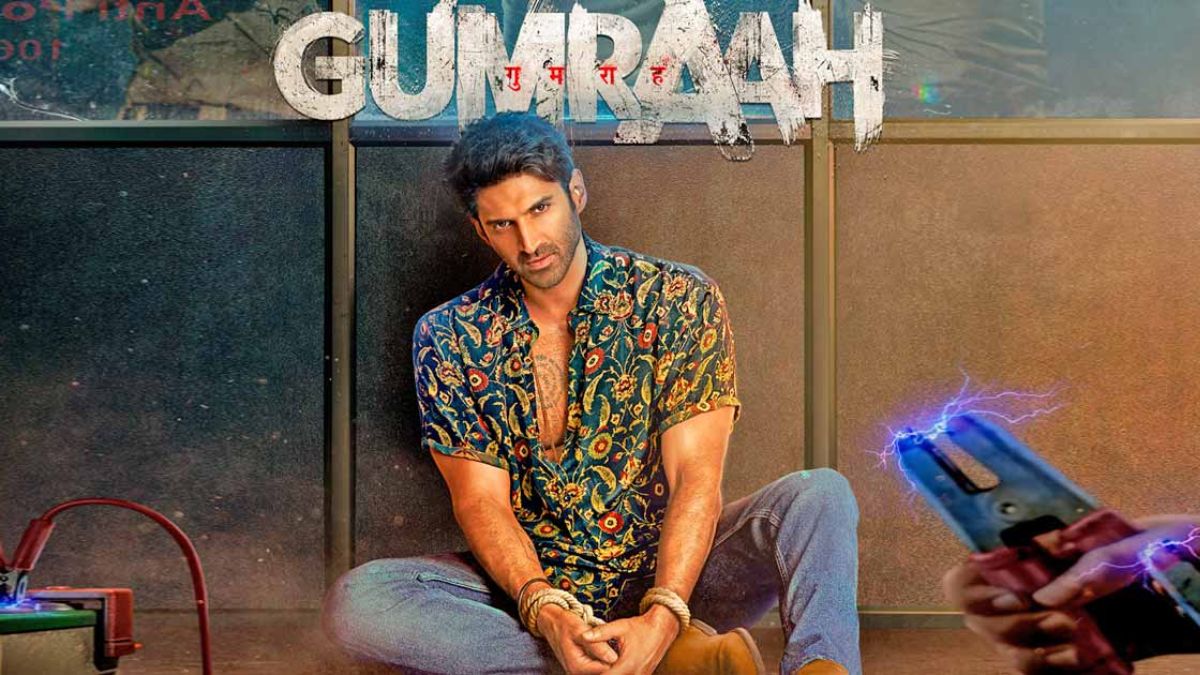 Gumraah Movie Review How Is Aditya Roy Kapur And Mrunal Thakur's