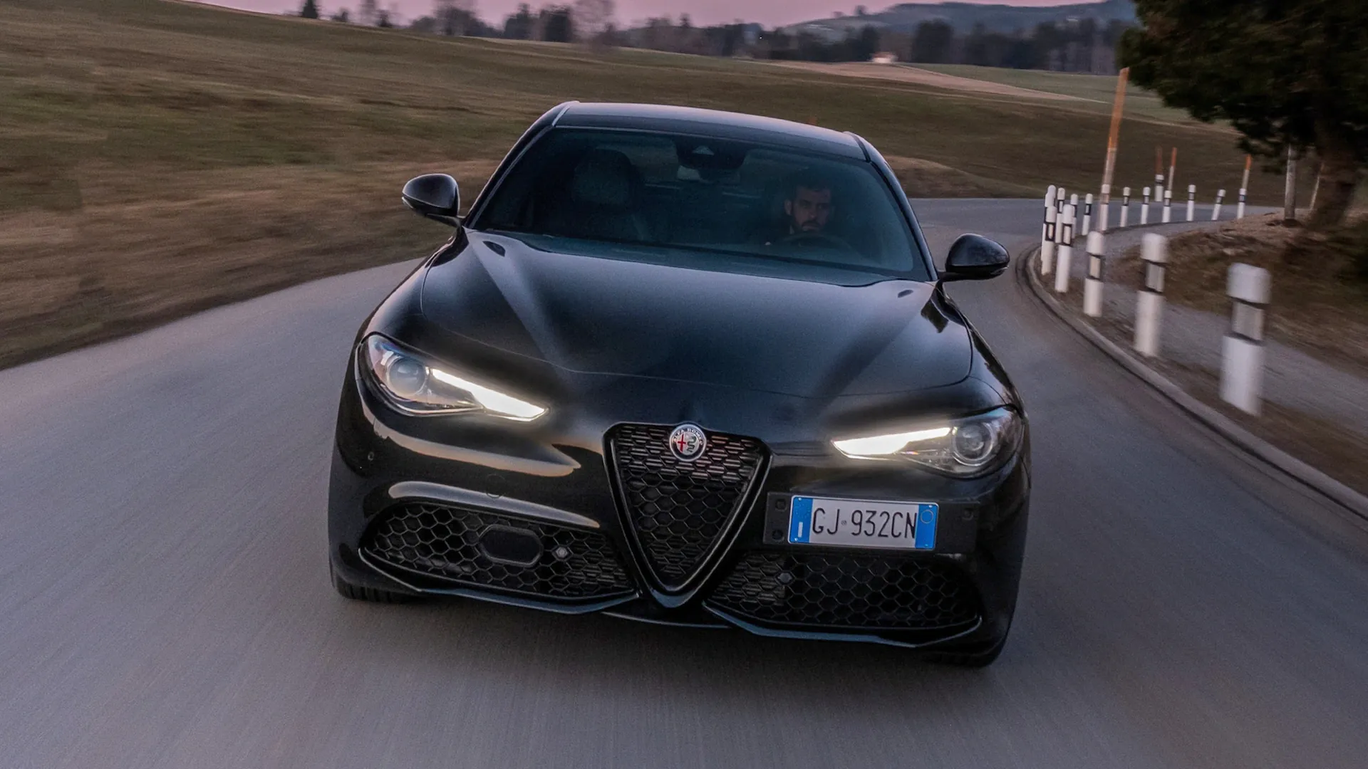 2023-Alfa-Romeo-Giulia-Extrema-3