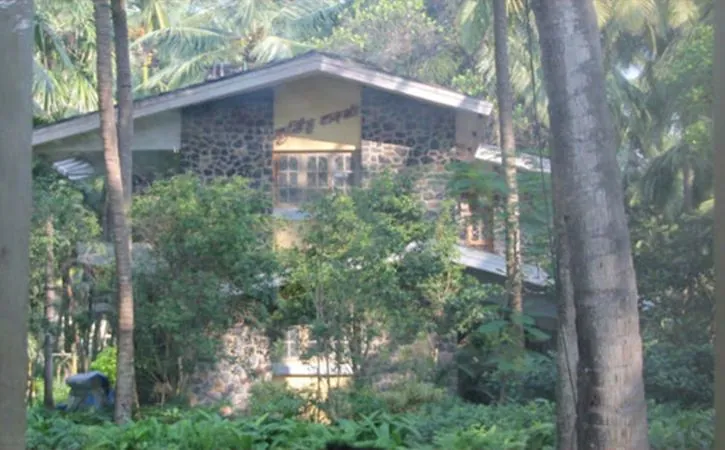 shah_rukh_khan_alibaug_bungalow_