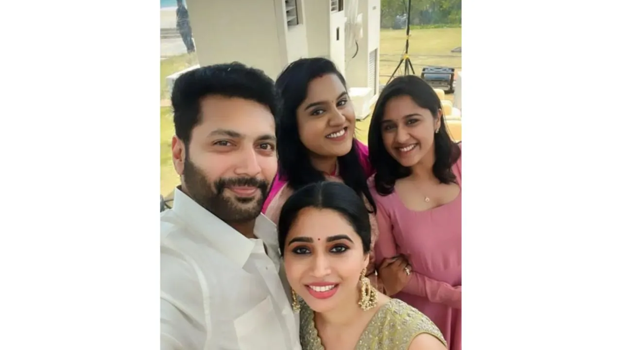 Jayam Ravi and his wife Aarthi with Ravikumar\'s daughters.