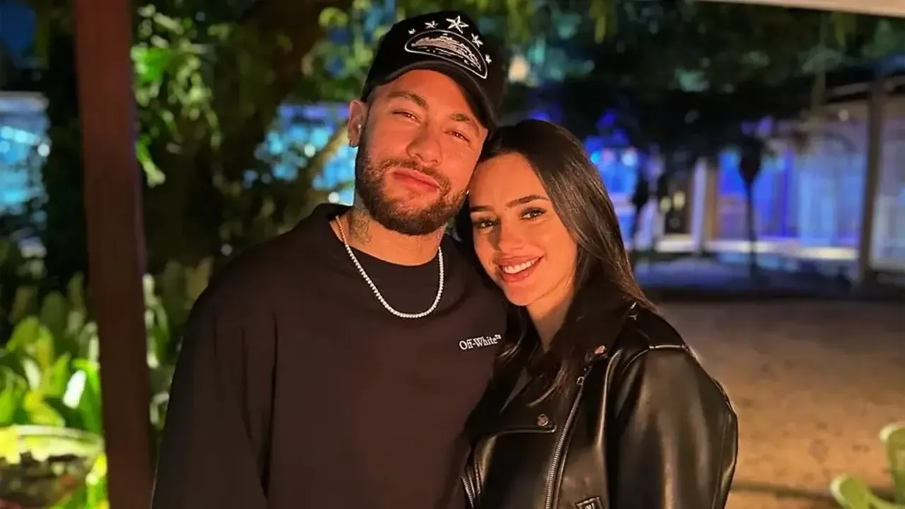 From Bruna Biancardi, Bruna Marquezine to Chloe Grace Moretz – Here's Neymar  and the List of Girlfriends He's Dated - EssentiallySports