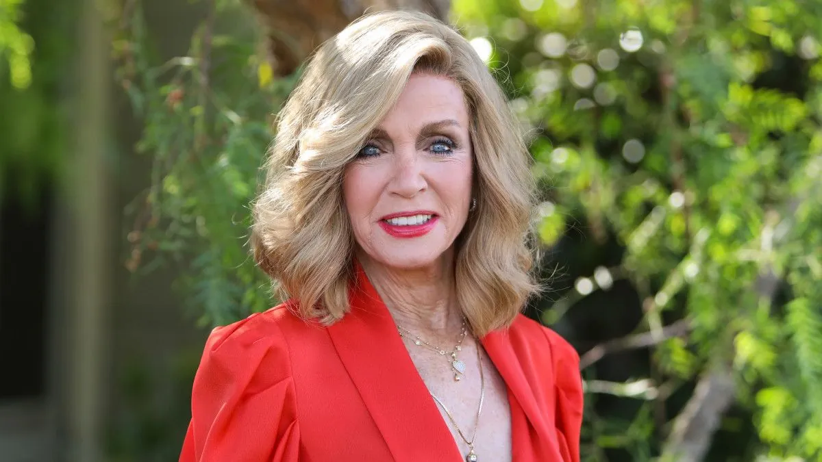 Who Is Donna Mills