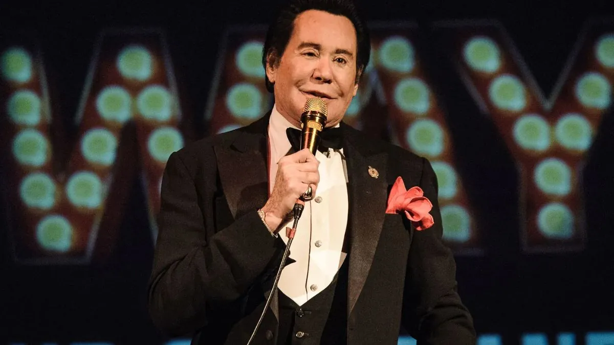 Who Is Wayne Newton?