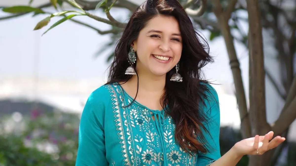 Mannara Chopra career